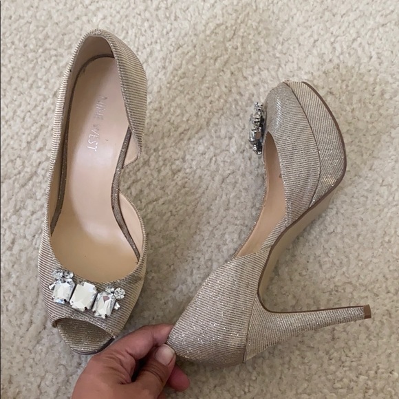 Nine West jeweled heels silver size 6 - Picture 4 of 7